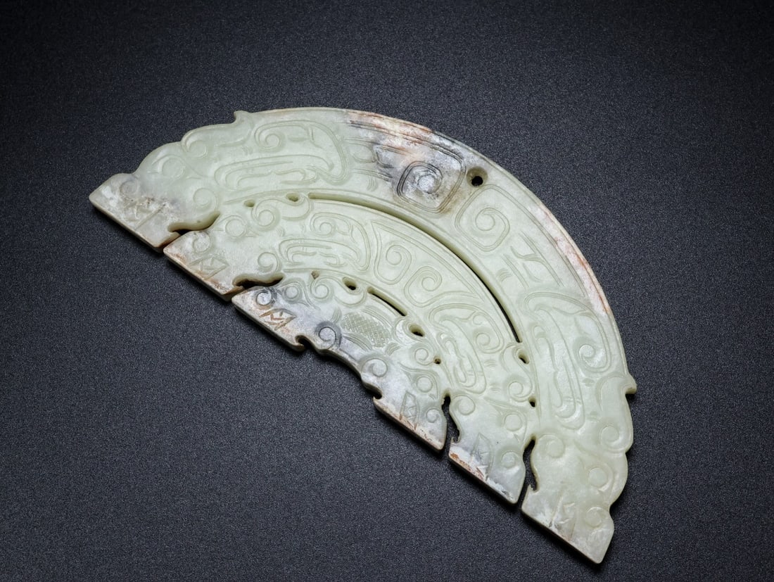 An Exquisite White Jade Dragon Pattern Ornament - 8