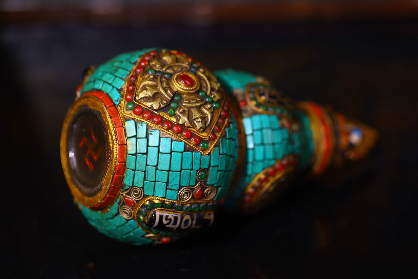 An Exquisite Crystal Inlaid Gems Gourd Ornament - 9