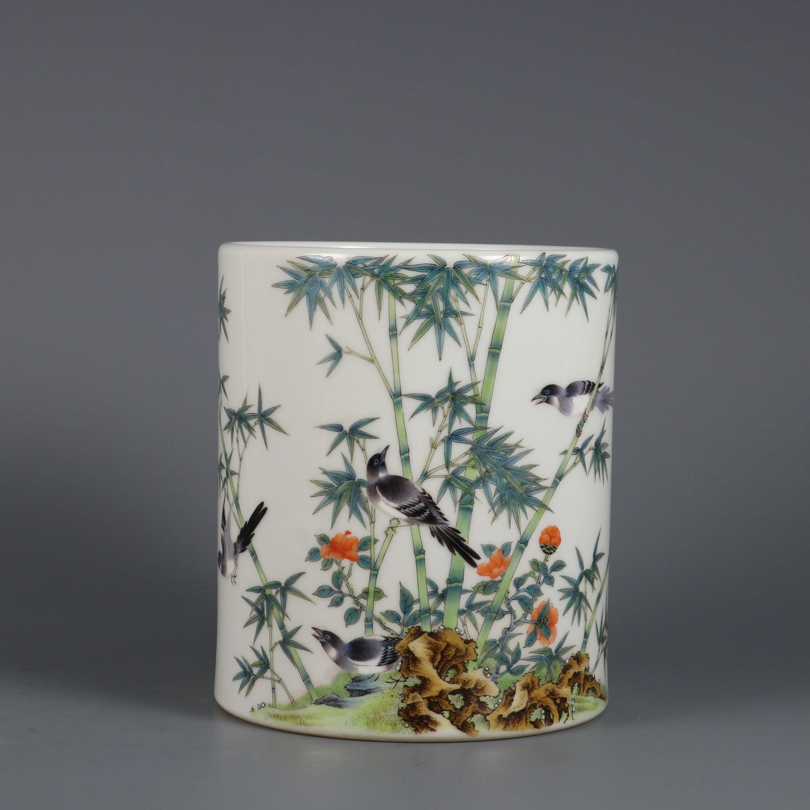 An Exquisite Enamel Flower and Bird Pattern with poem Brush Pot: An Exquisite Enamel Flower and Bird Pattern with poem Brush Pot Qing Dynasty, China Yongzheng Four-character Mark Size:15.6cmx13.5cm (The Dimensions Of All Batches Are Manually Measured.If You Need
