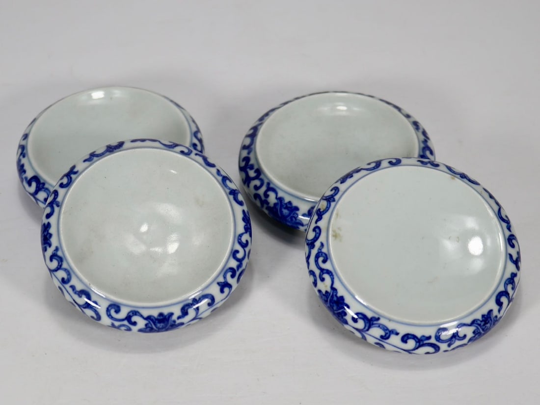 An Exquisite Blue and White Lotus Pattern Ornament - 2