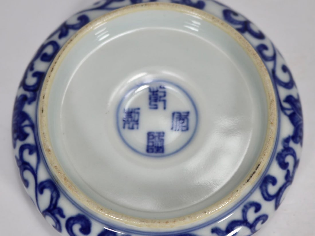 An Exquisite Blue and White Lotus Pattern Ornament - 6