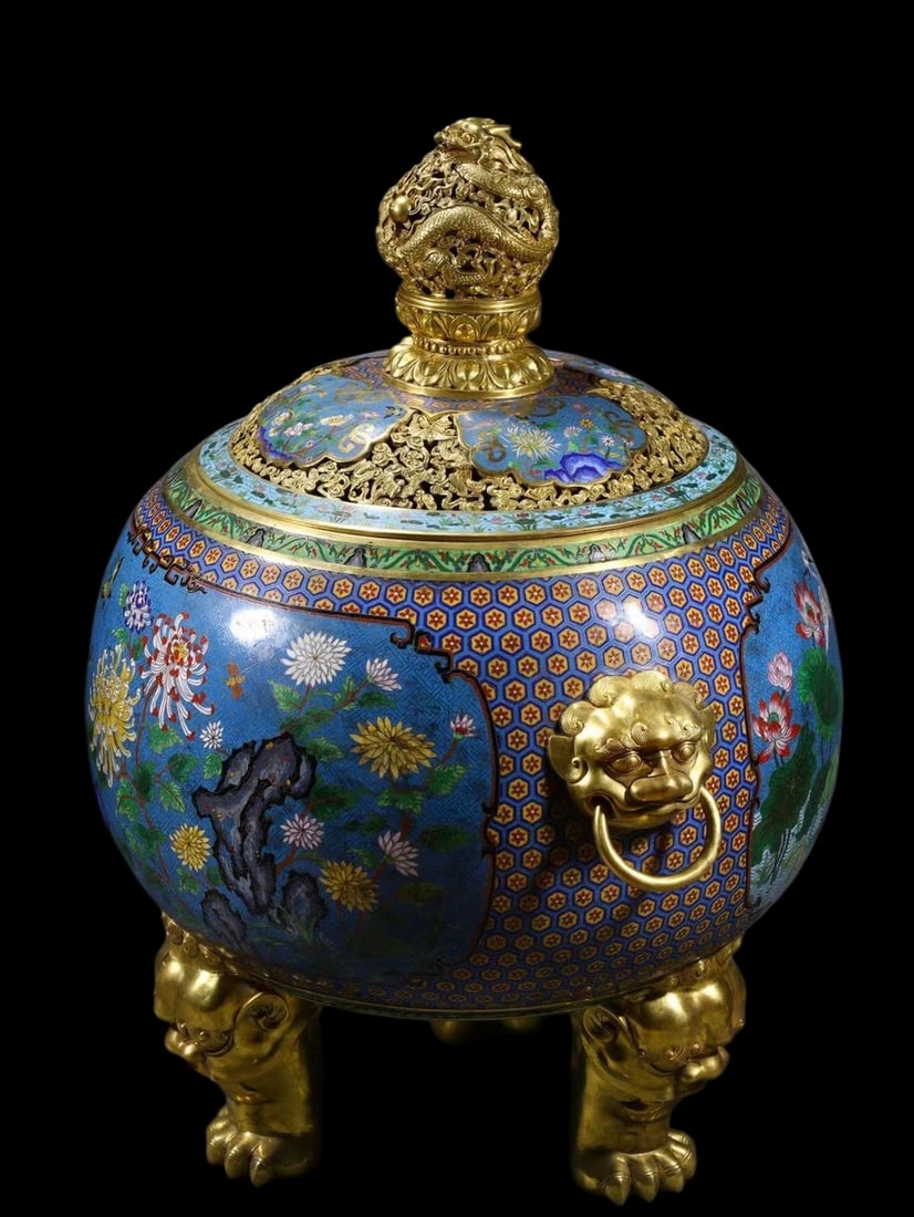 An Exquisite Cloisonne Dragon Pattern Flower and Butterfly Pattern Double-Ears and Tripod Censer - 4