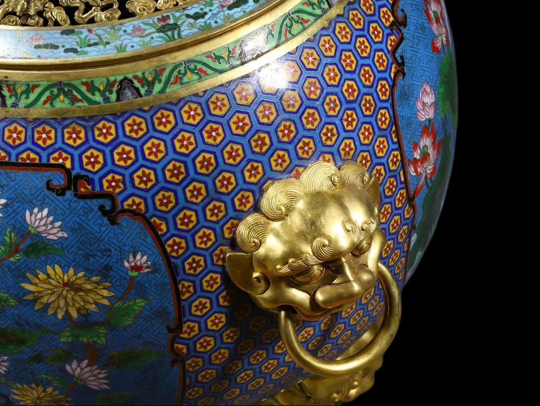 An Exquisite Cloisonne Dragon Pattern Flower and Butterfly Pattern Double-Ears and Tripod Censer - 5