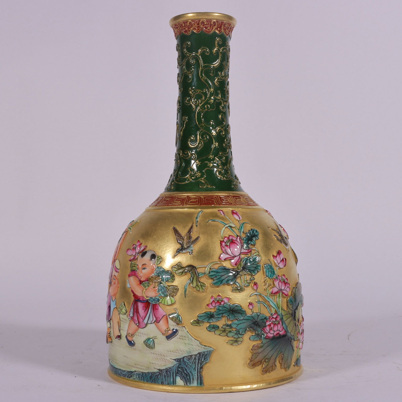 An Exquisite Enamel Green Ground Lotus Pattern Character and Story Pattern Vase - 4
