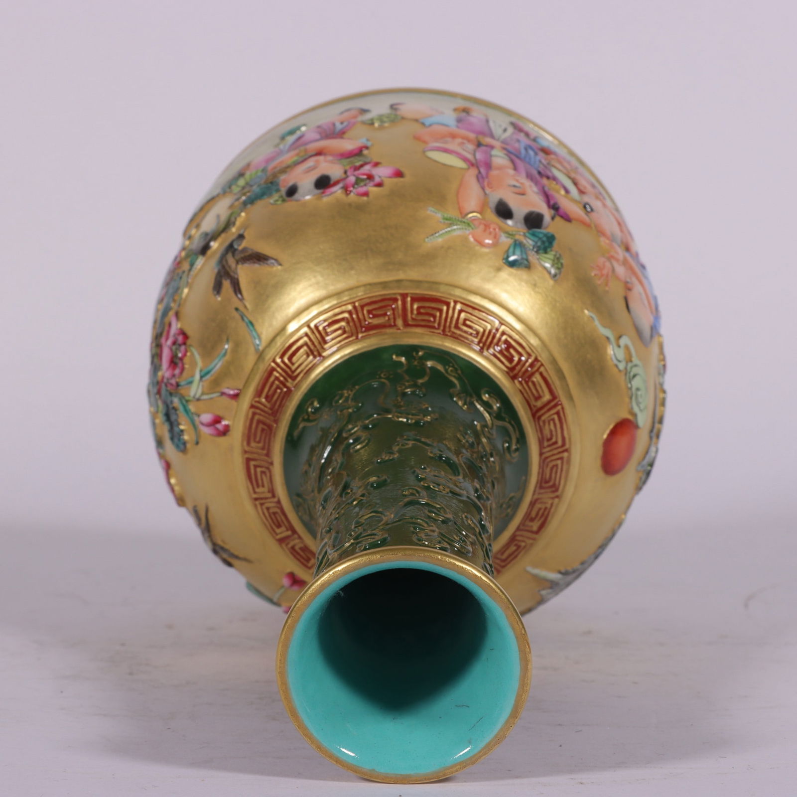 An Exquisite Enamel Green Ground Lotus Pattern Character and Story Pattern Vase - 8