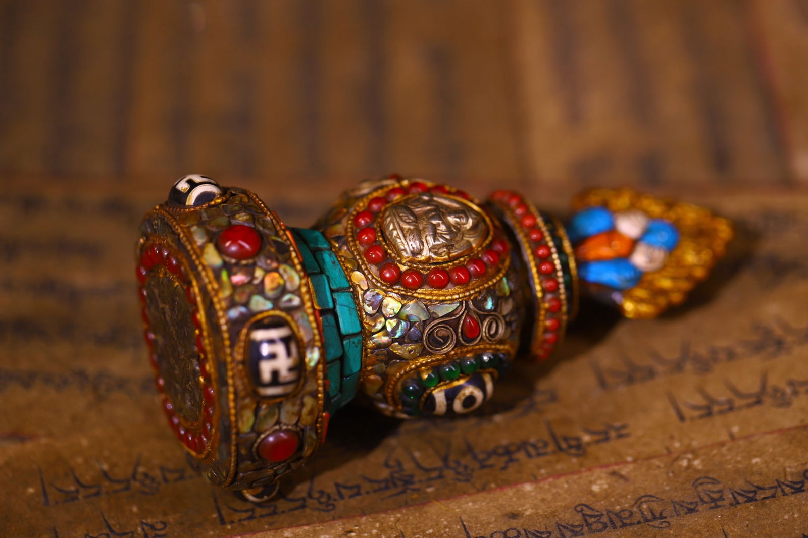 An Exquisite Crystal Inlaid Gems Pagoda - 8