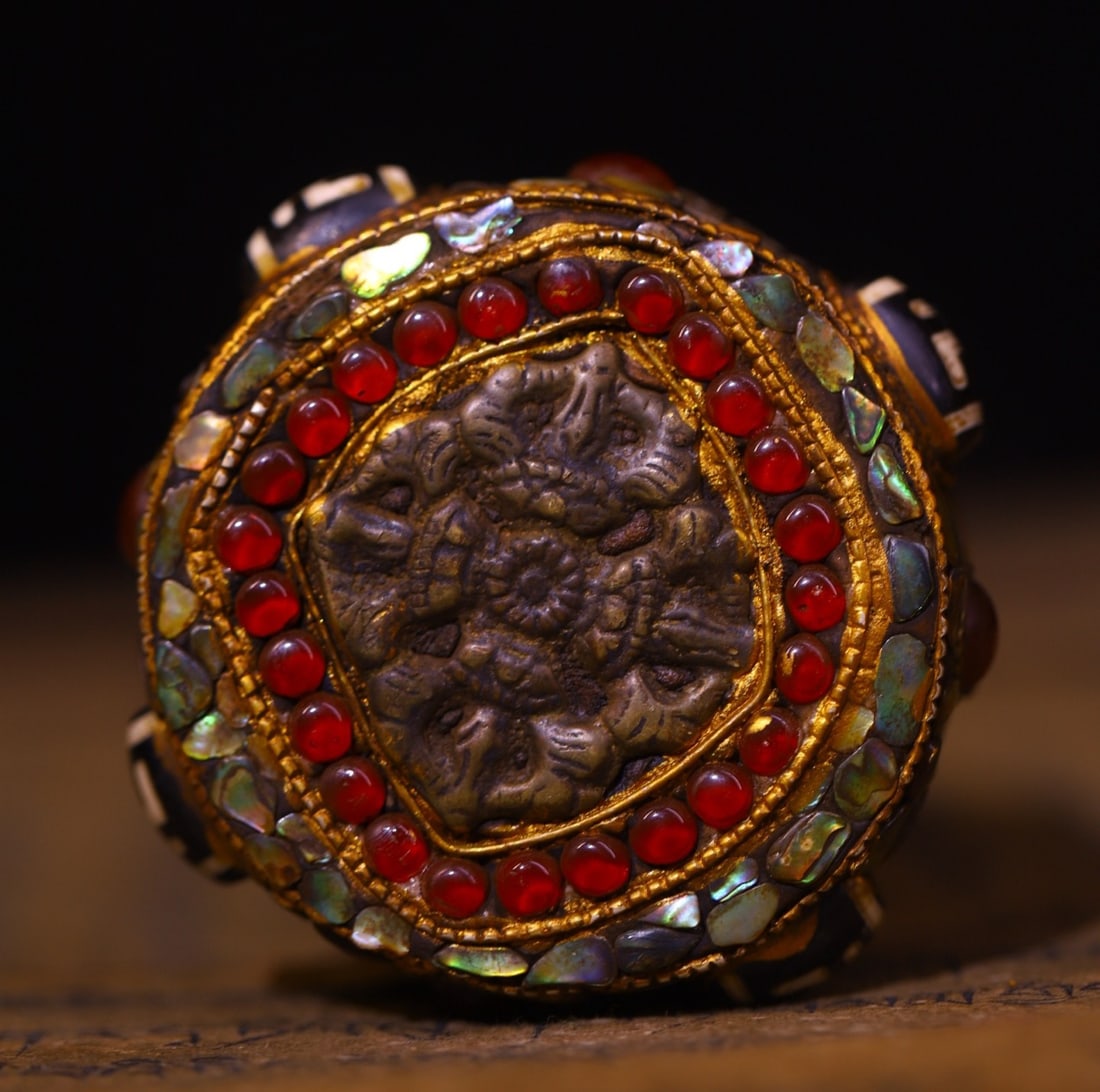 An Exquisite Crystal Inlaid Gems Pagoda - 9