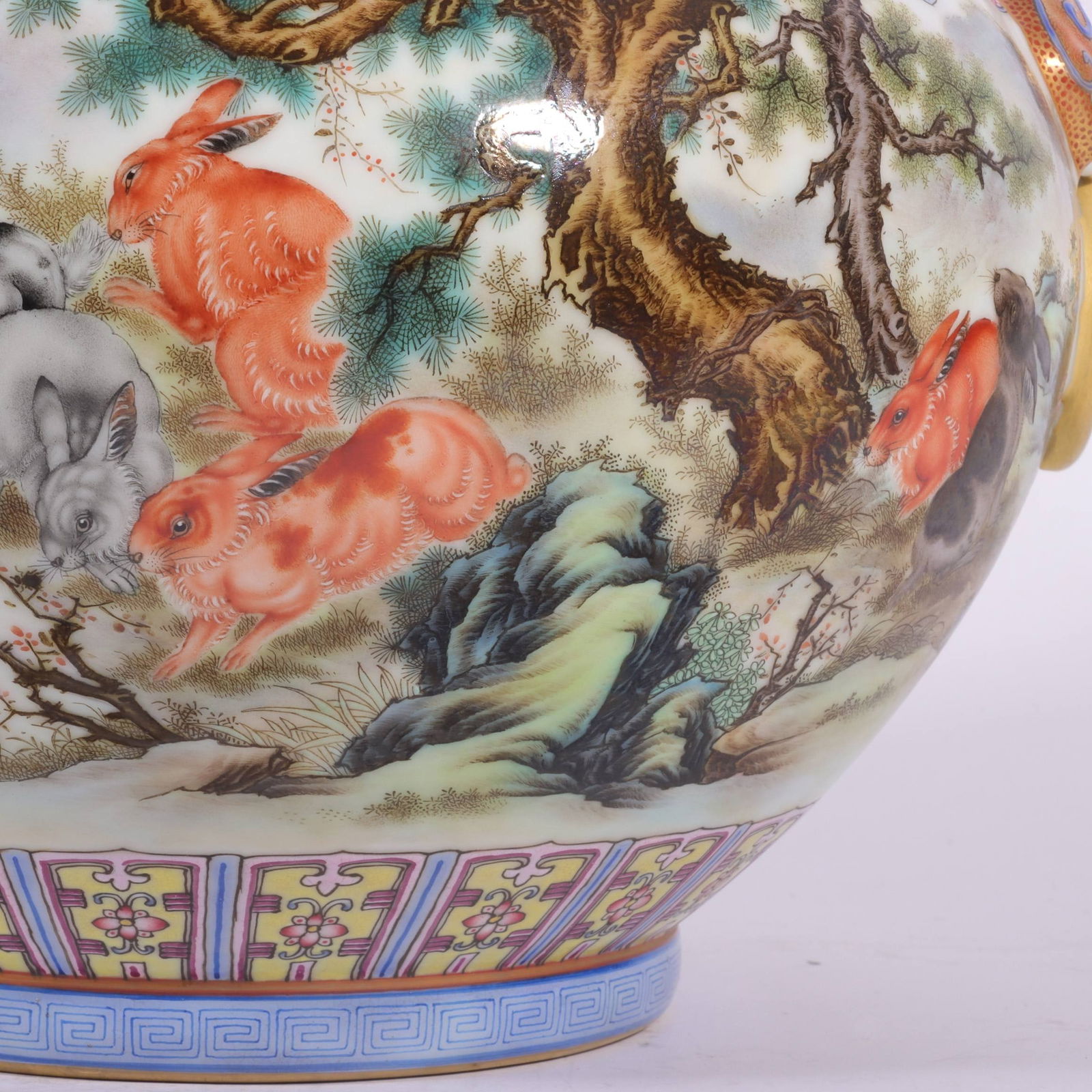 An Exquisite Enamel Painted Gold Dragon Pattern Rabbit Pattern Double-Ears Brush Washer - 3