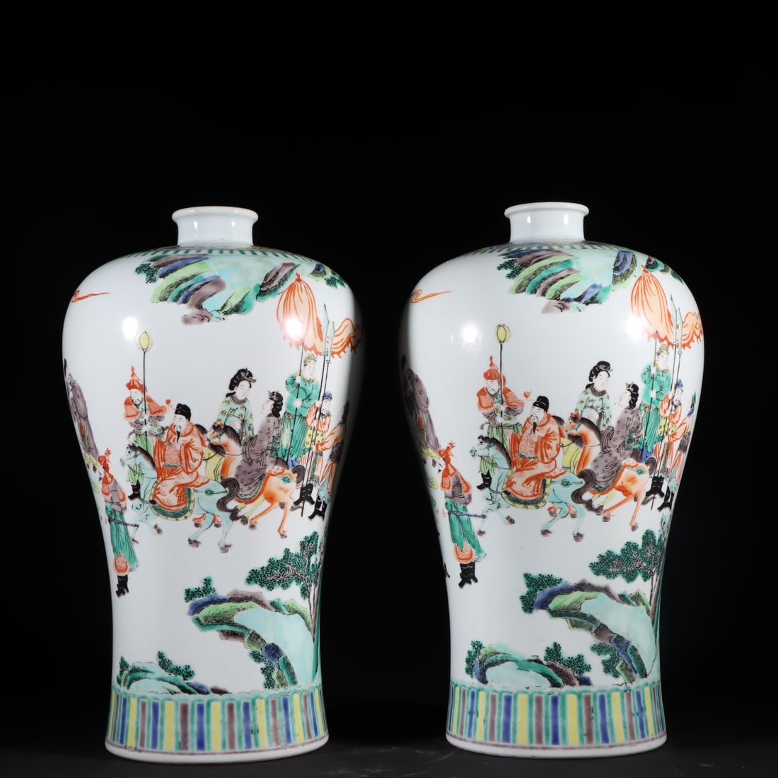 A Pair of Exquisite Wucai Character and Story Pattern Vase: A Pair of Exquisite Wucai Character and Story Pattern Vase Qing Dynasty, China Kangxi Six-character Mark Size:34cmx19.5cm (The Dimensions Of All Batches Are Manually Measured.If You Need More