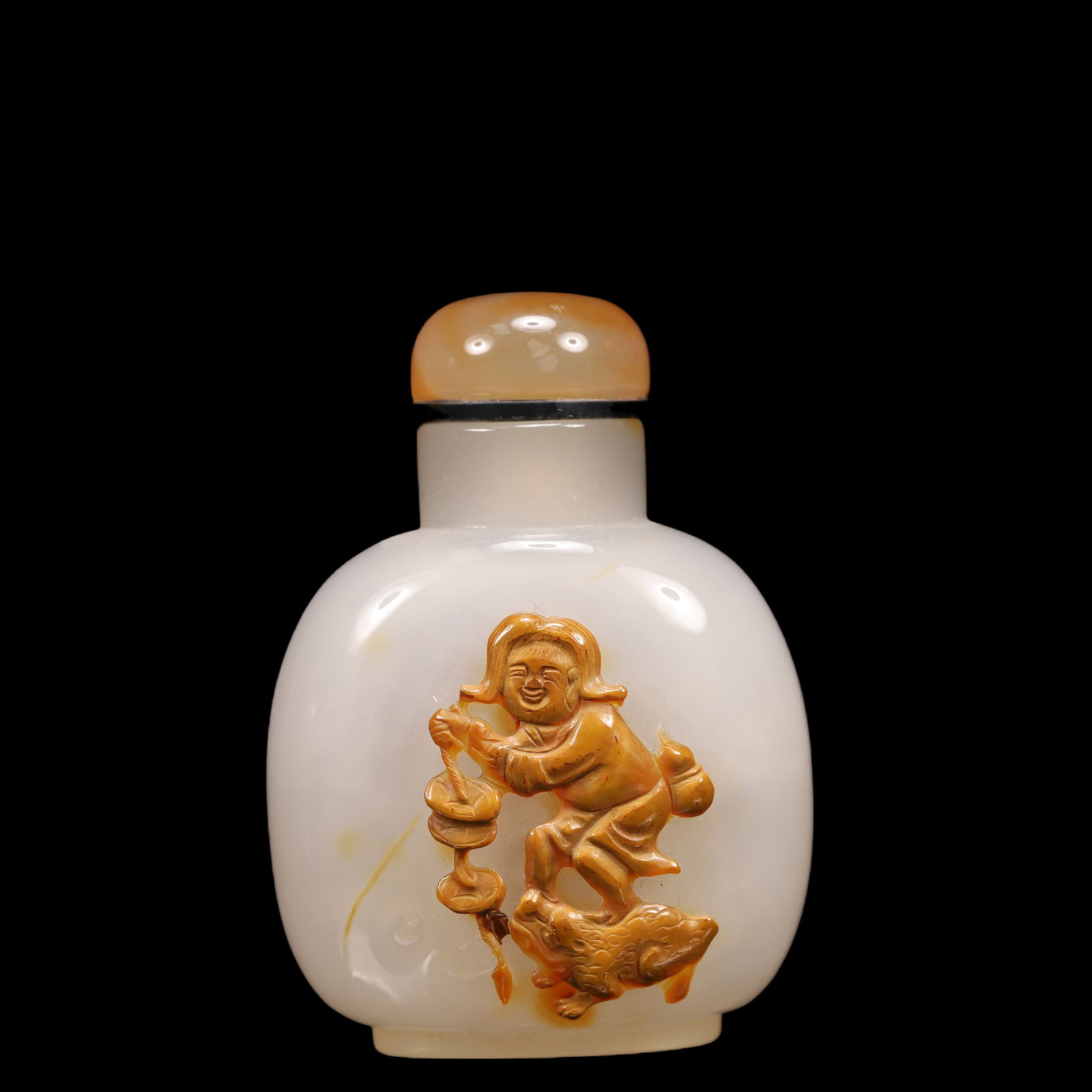 An Exquisite Agate Character and Story Pattern Snuff Bottle: An Exquisite Agate Character and Story Pattern Snuff Bottle Qing Dynasty, China Size:4.5cmx3cmx6.5cm Weight:60g (The Dimensions Of All Batches Are Manually Measured.If You Need More Detailed Informati