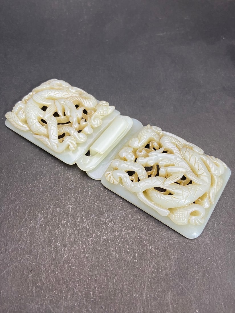 An Exquisite White Jade Dragon Pattern Ornament - 4