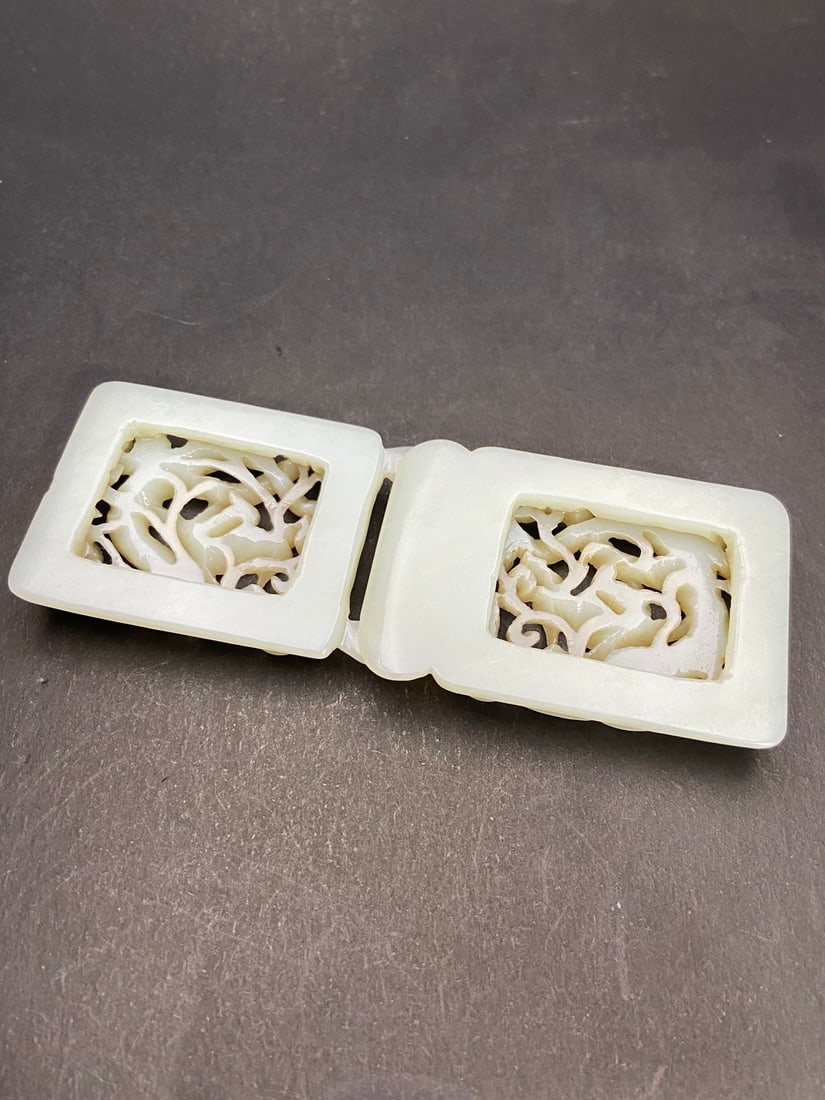 An Exquisite White Jade Dragon Pattern Ornament - 6