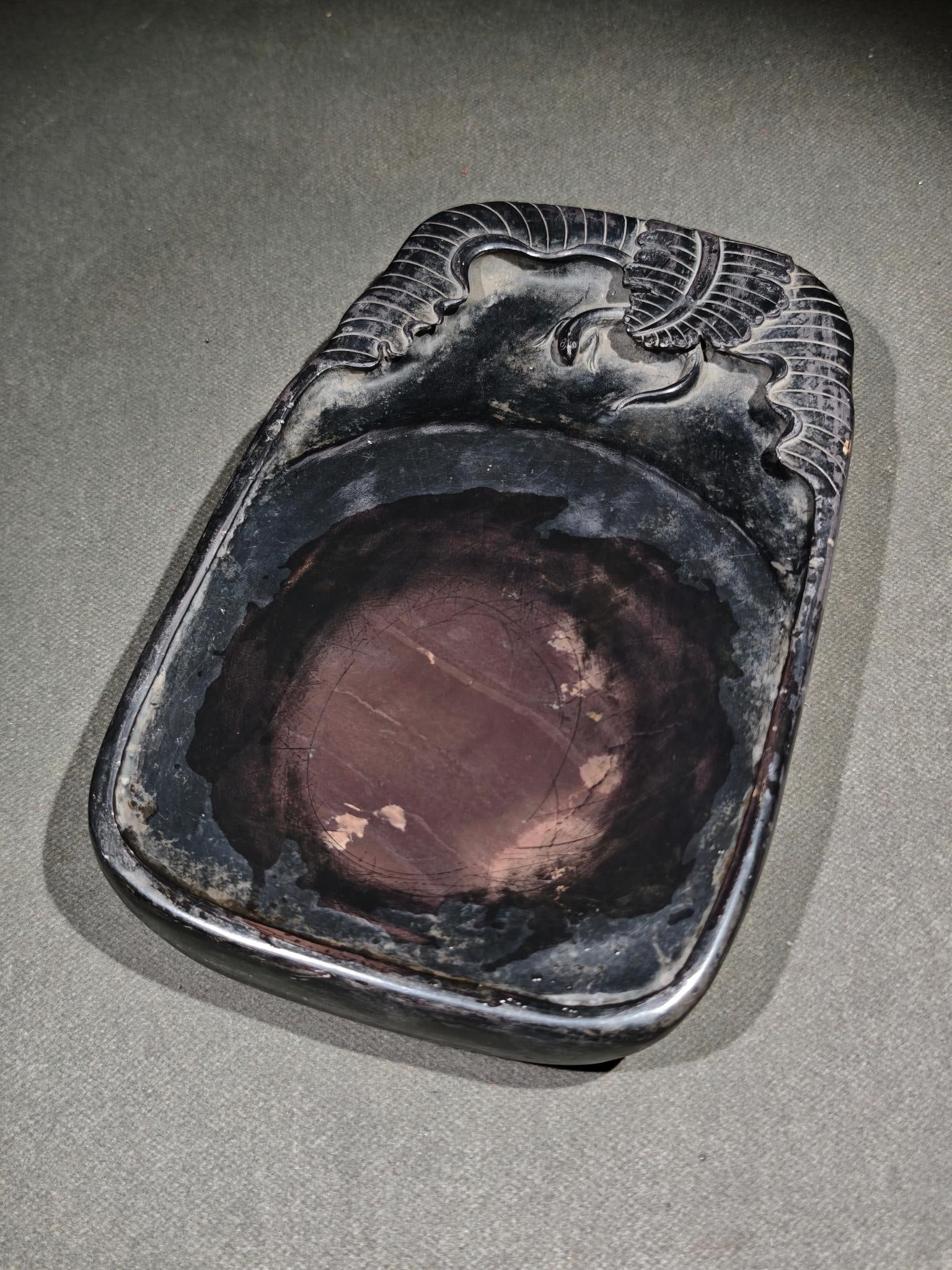 An Exquisite Banana Leaf Pattern with poem Inkstone: An Exquisite Banana Leaf Pattern with poem Inkstone Zhang zhi wan Size:24.5cmx16cmx4cm (The Dimensions Of All Batches Are Manually Measured.If You Need More Detailed Information, Please Contact Our