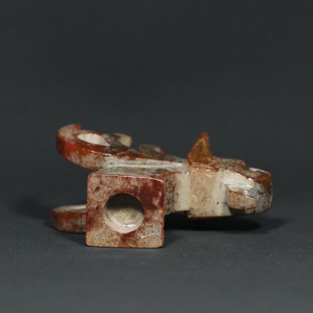 An Exquisite White Jade Ornament - 3