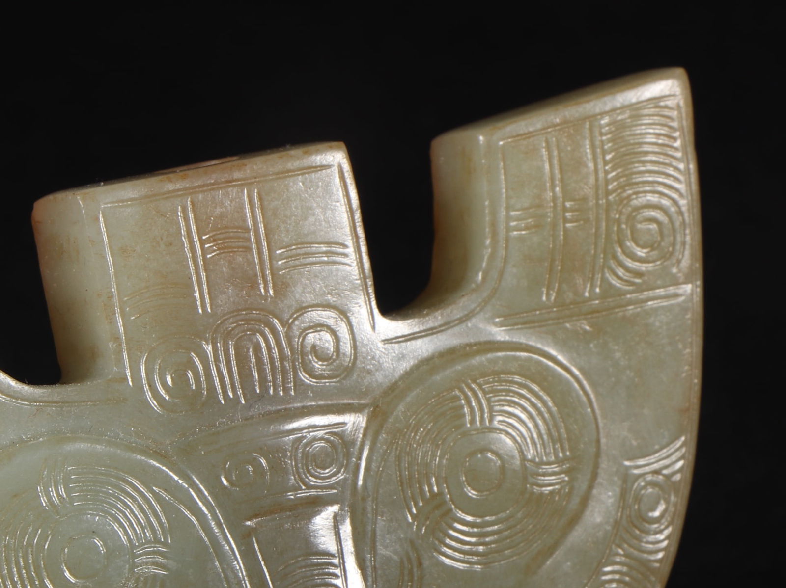 An Exquisite White Jade Beast-Face Pattern Ornament - 5