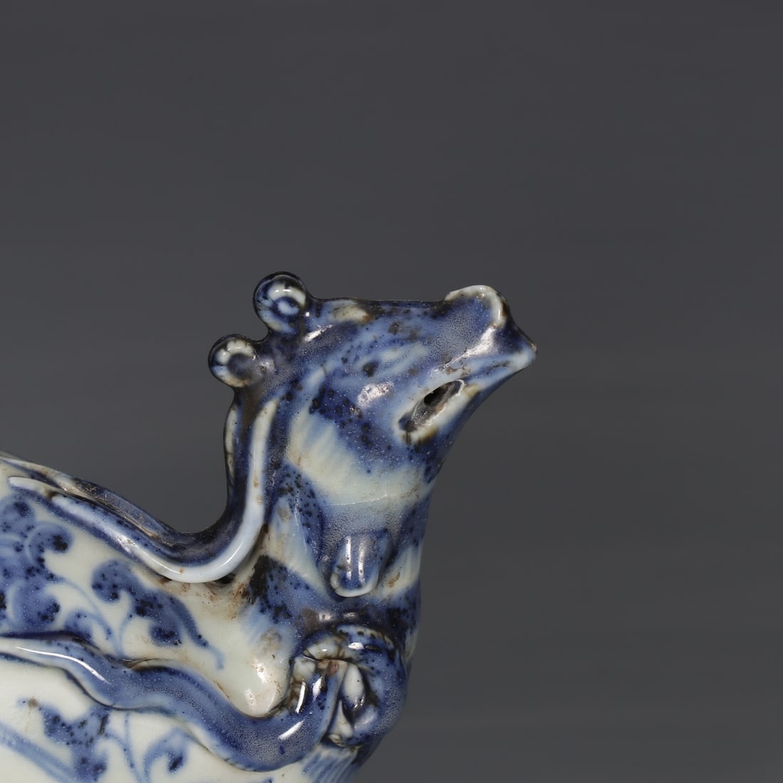 An Exquisite Blue and White Lotus Pattern Lion Pattern Ewer - 7