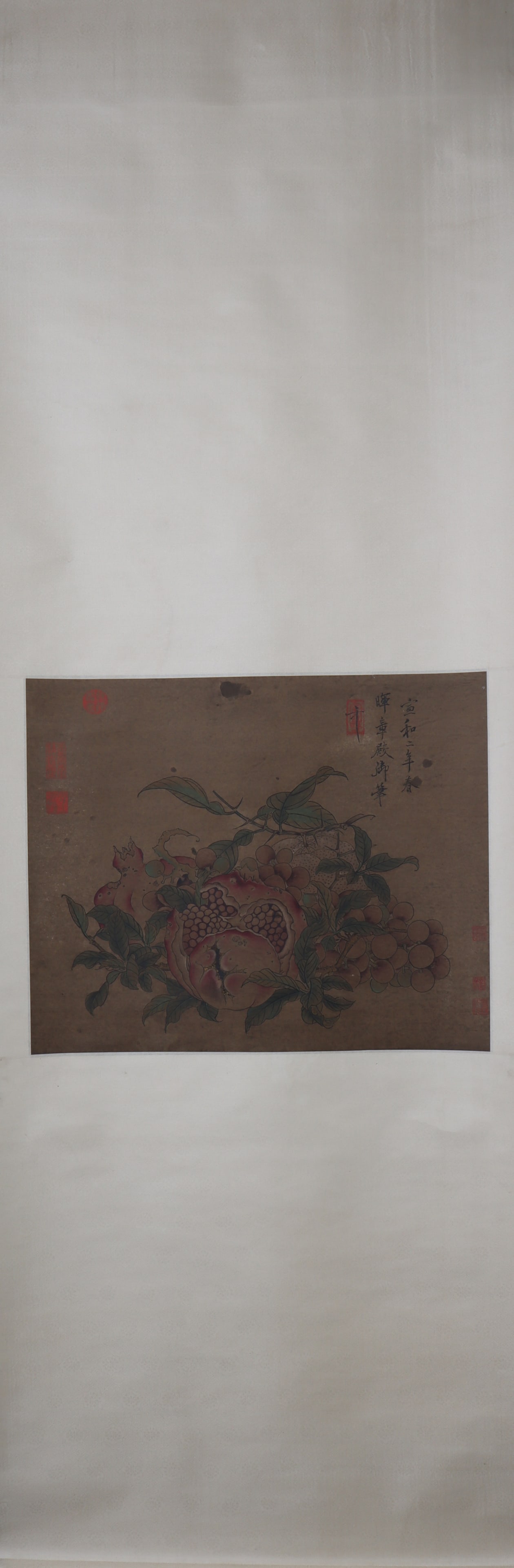 A Chinese Vertical Scroll Ink Painting of Flower and Fruit on Paper: A Chinese Vertical Scroll Ink Painting of Flower and Fruit on Paper Song huizong Size:42cmx51cm (The Dimensions Of All Batches Are Manually Measured.If You Need More Detailed Information, Please