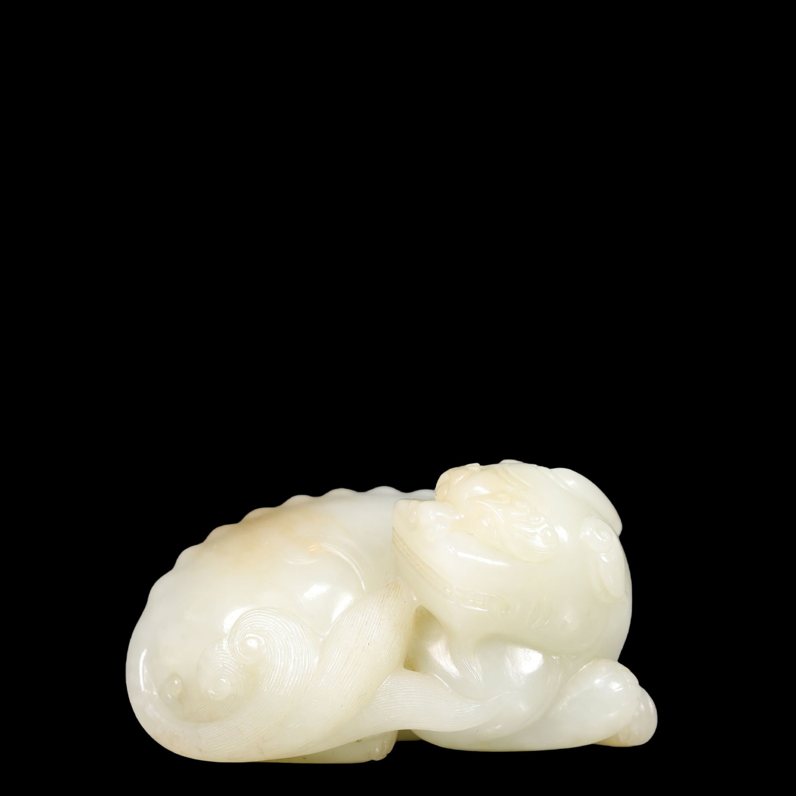 A Exquisite White Jade Auspicious Beast Ornament: A Exquisite White Jade Auspicious Beast Ornament Qing Dynasty, China Size:8cmx5cmx4cm Weight:250g (The Dimensions Of All Batches Are Manually Measured.If You Need More Detailed Information, Please