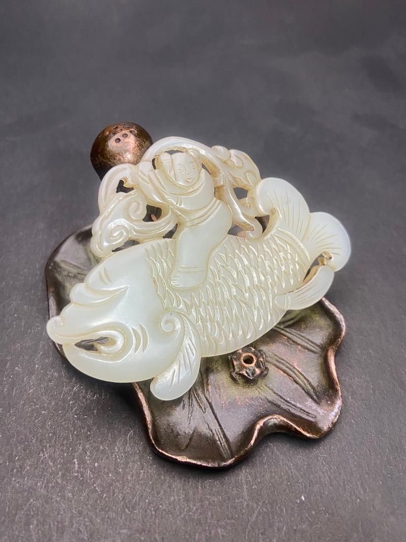 An Exquisite White Jade Fish Pendant - 2