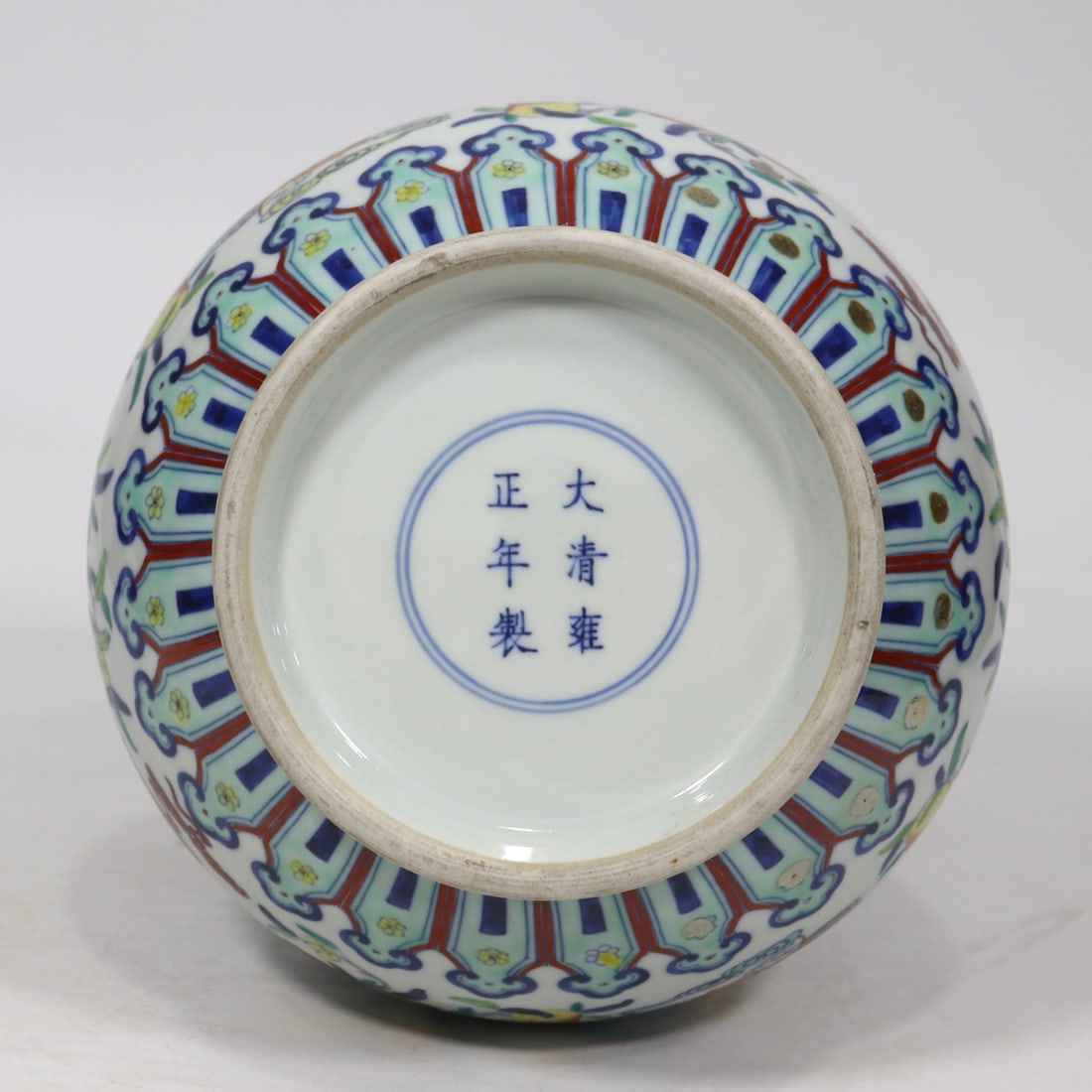 An Exquisite Doucai Bats and Peach Pattern Auspicious Cloud Pattern Vase - 9