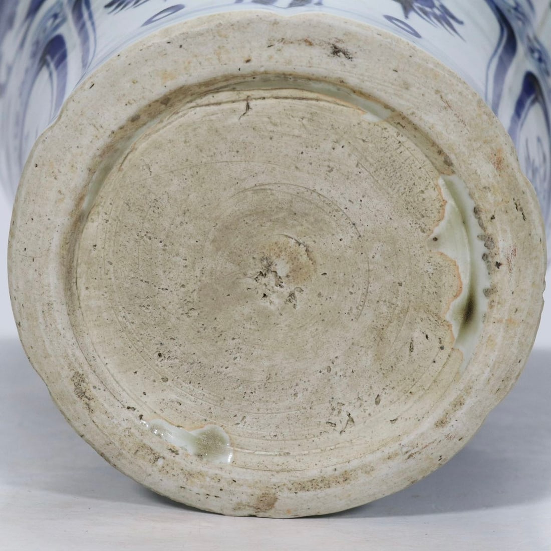 An Exquisite Blue and White Lotus Pattern Vase - 9