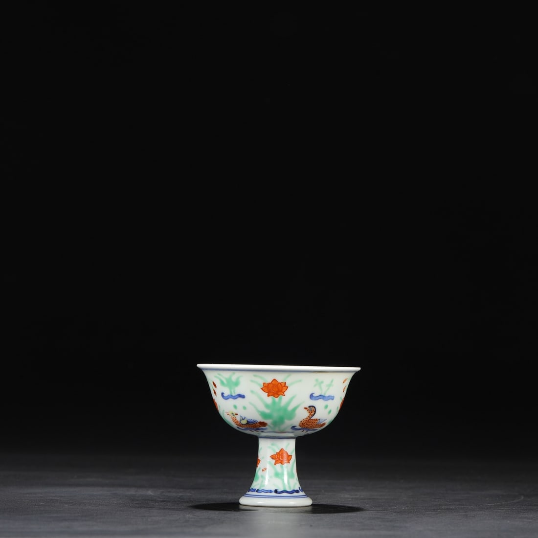 An Exquisite Wucai Flower and Bird Pattern Cup - 2