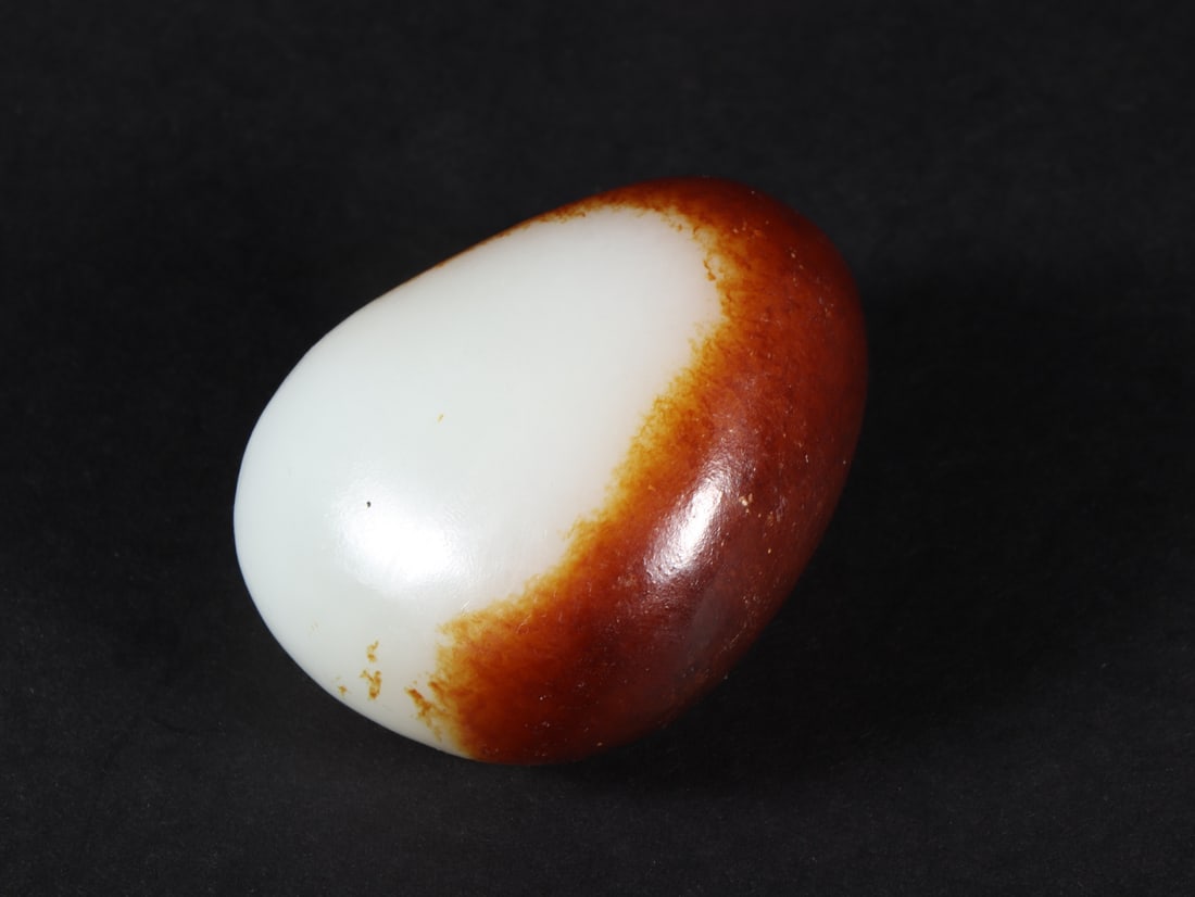 An Exquisite White Jade Ornament: An Exquisite White Jade Ornament Qing Dynasty, China Size:5.6cmx4.5cmx3.1cm Weight:130g (The Dimensions Of All Batches Are Manually Measured.If You Need More Detailed Information, Please Contact