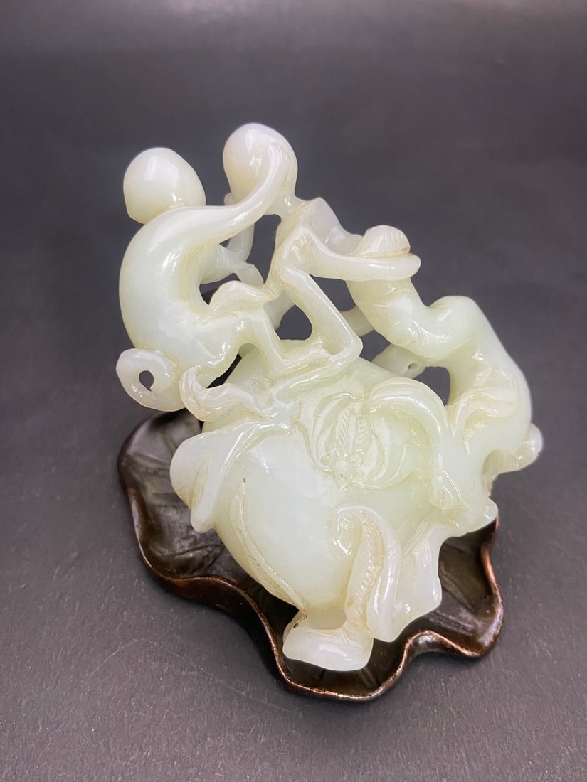 An Exquisite White Jade Bats and Peach Pattern Monkey Pattern Hand Piece - 5