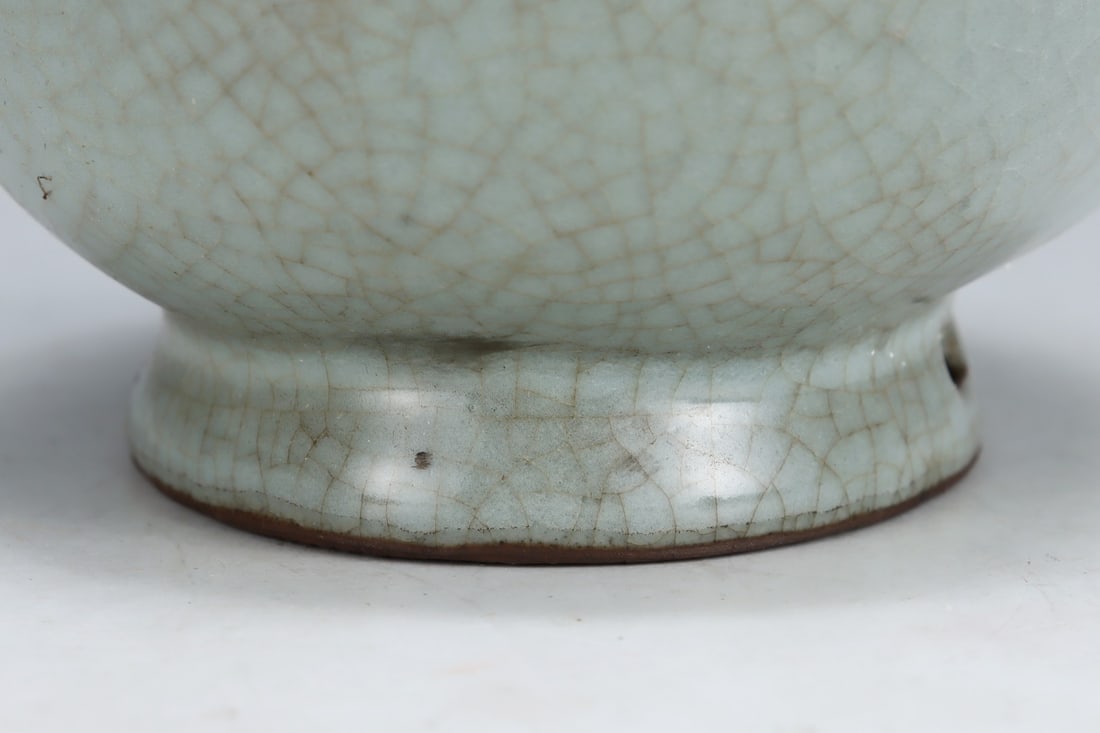 An Exquisite Guan yao Double-Ears Vase - 6