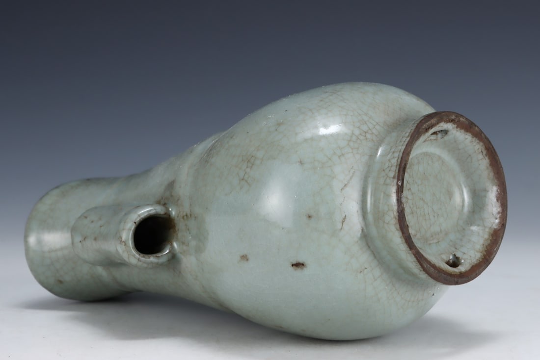 An Exquisite Guan yao Double-Ears Vase - 8