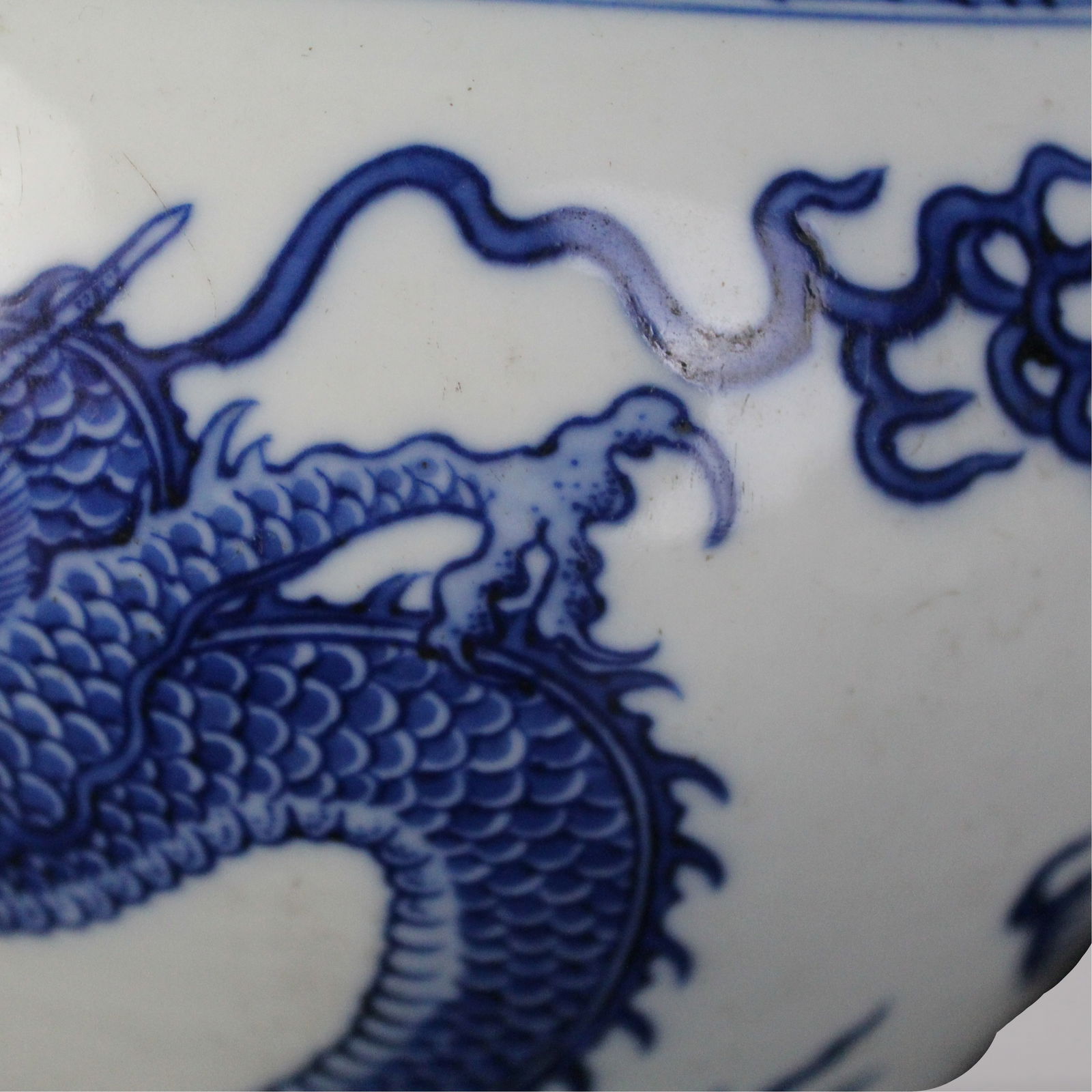 An Exquisite Blue and White Dragon Pattern Seawater Pattern Jar - 5