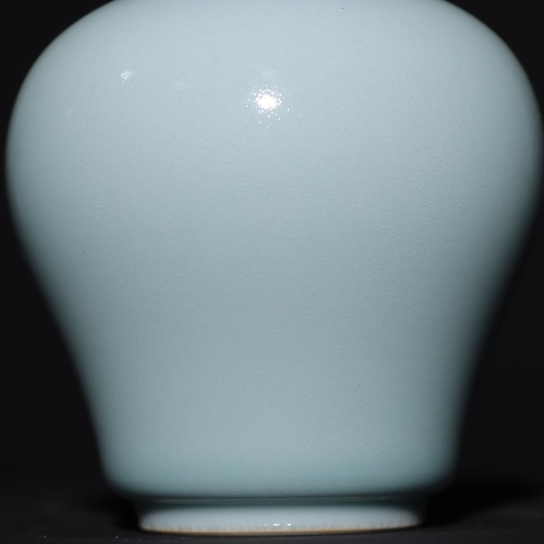 An Exquisite Sky Blue Glazed Jar - 4