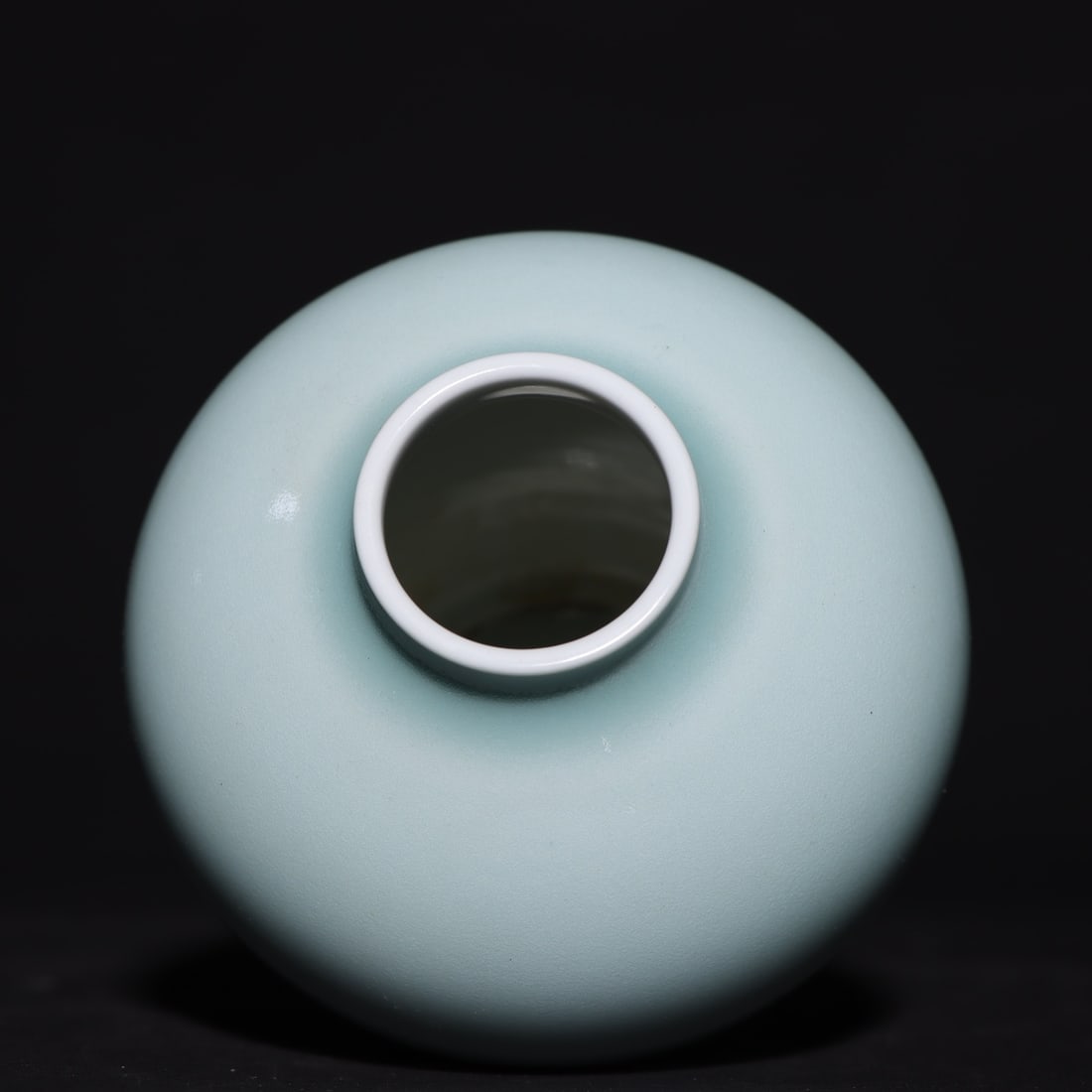 An Exquisite Sky Blue Glazed Jar - 5