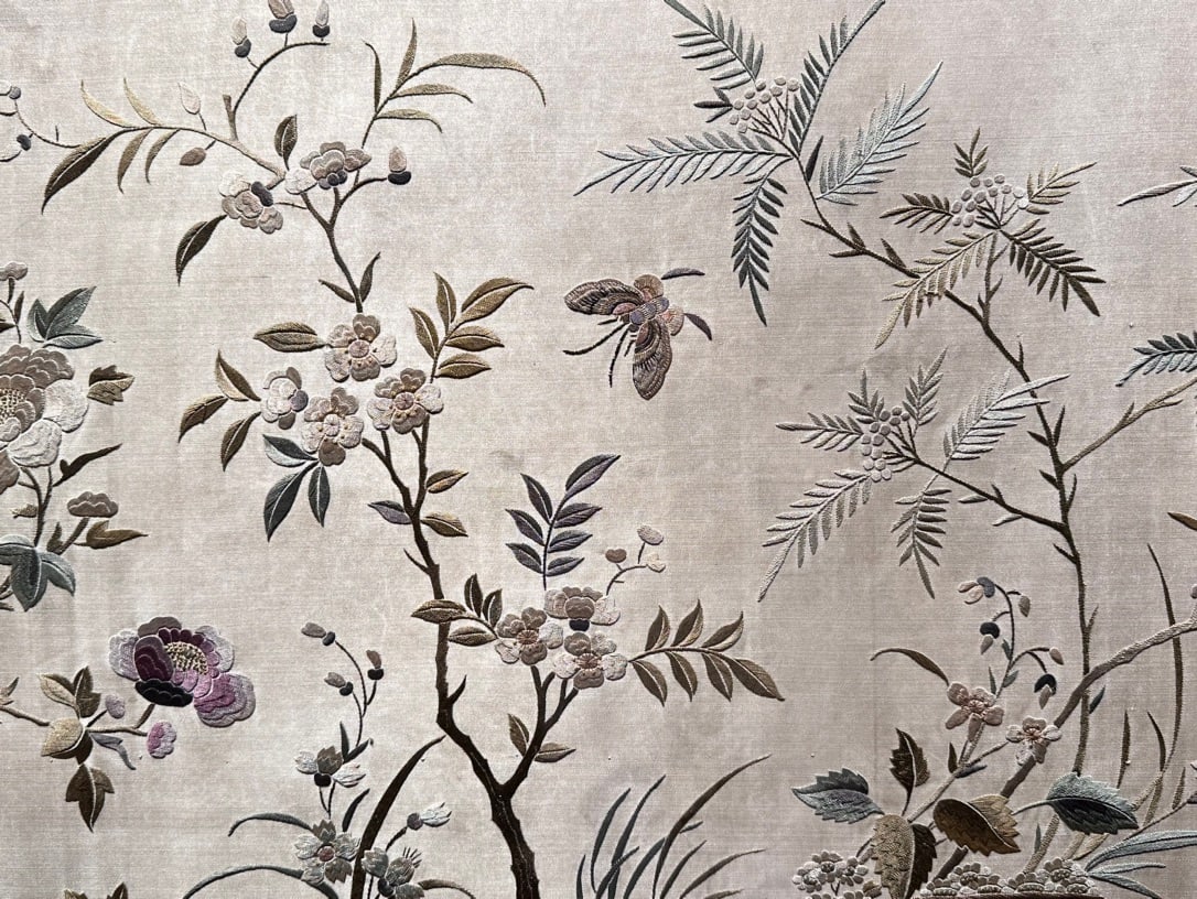 An Exquisite Kesi Flower and Bird Pattern Hanging Panel - 5