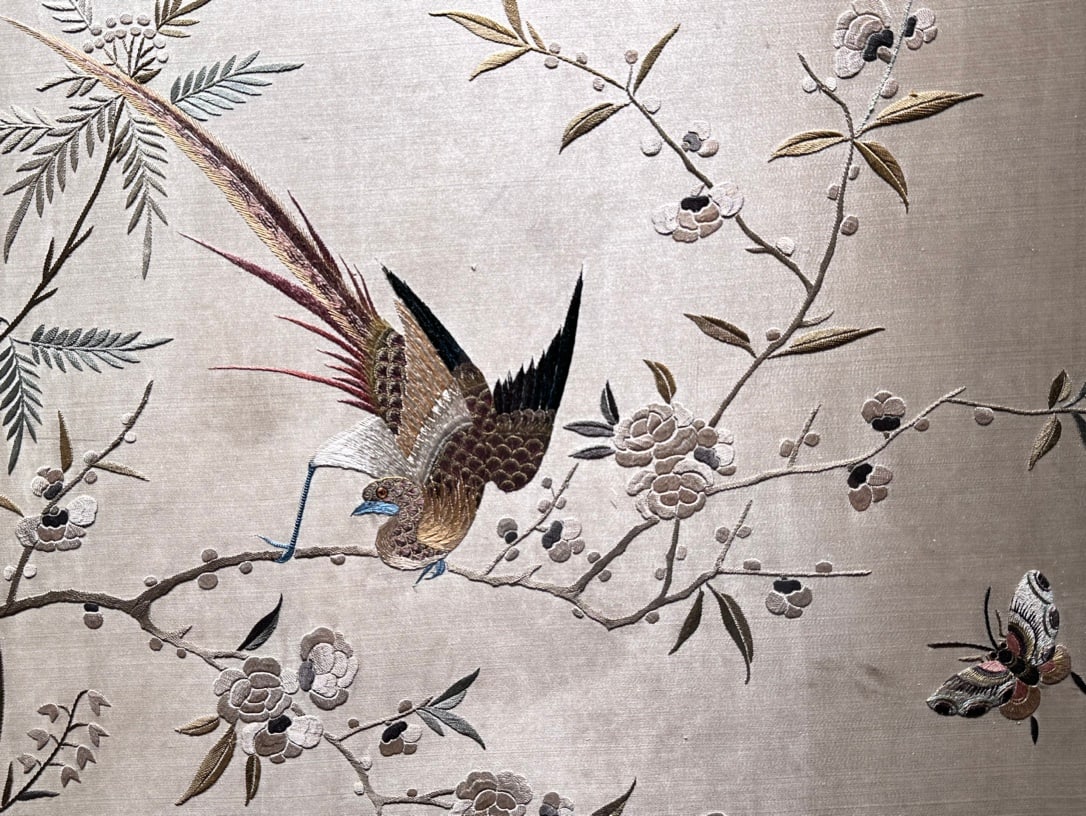 An Exquisite Kesi Flower and Bird Pattern Hanging Panel - 6