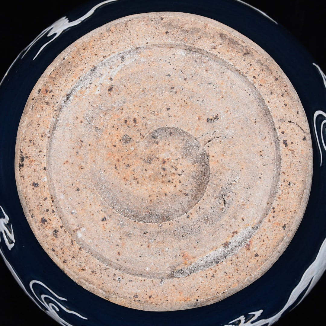 An Exquisite Ji Blue Glazed Dragon Pattern Jar - 9