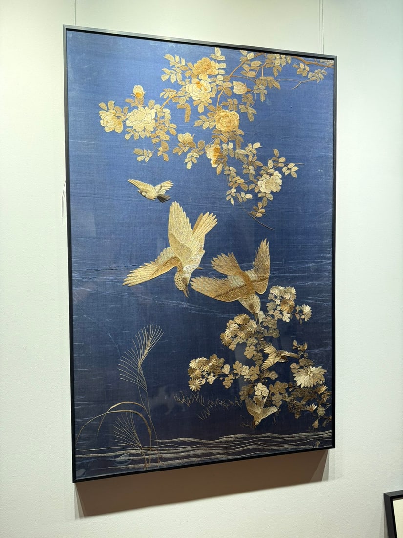An Exquisite Kesi Flower and Bird Pattern Hanging Panel - 5