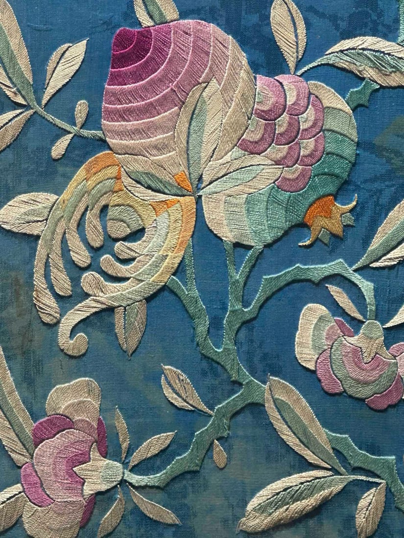 An Exquisite Kesi Flower and Bird Pattern Hanging Panel - 3