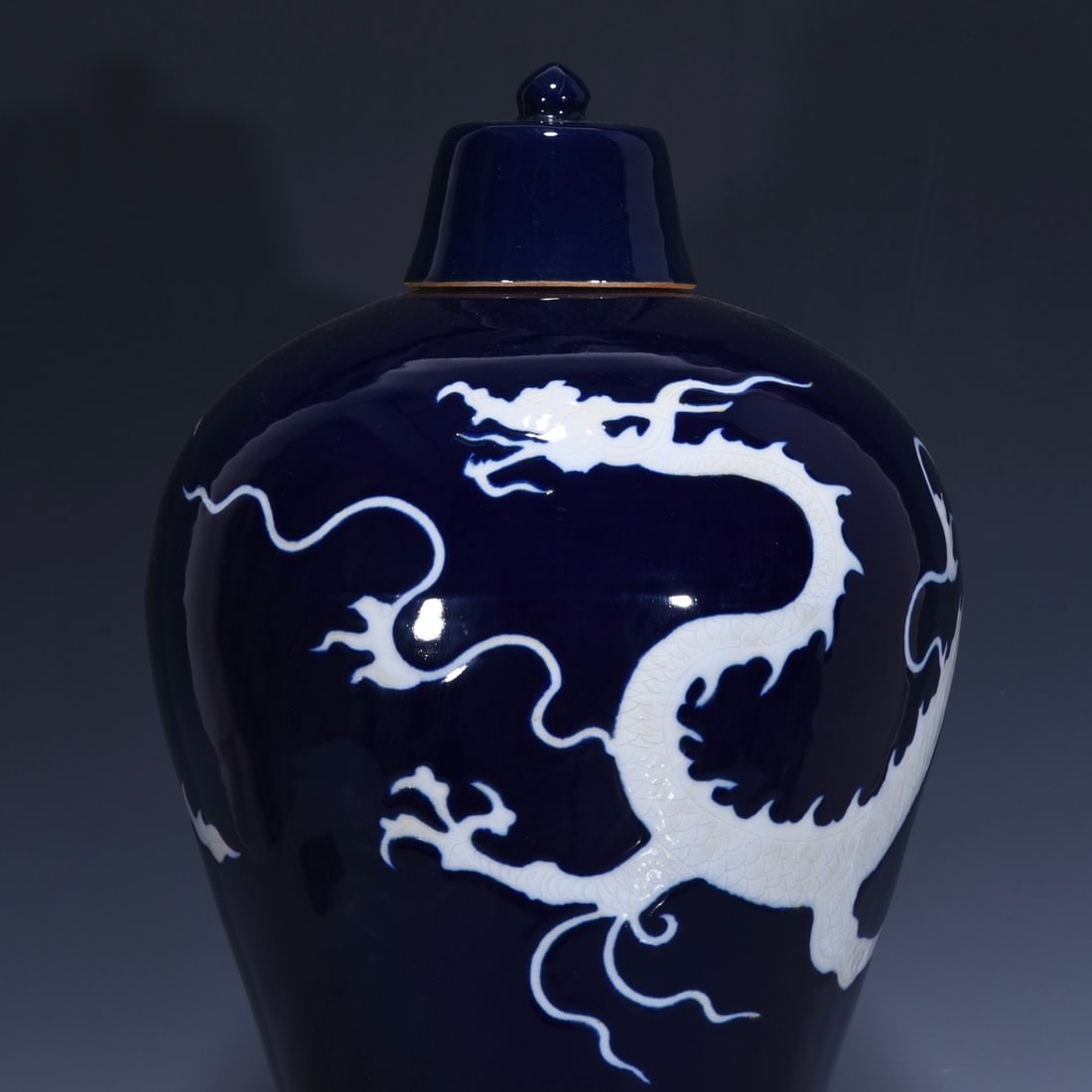 An Exquisite Ji Blue Glazed Dragon Pattern Vase - 4