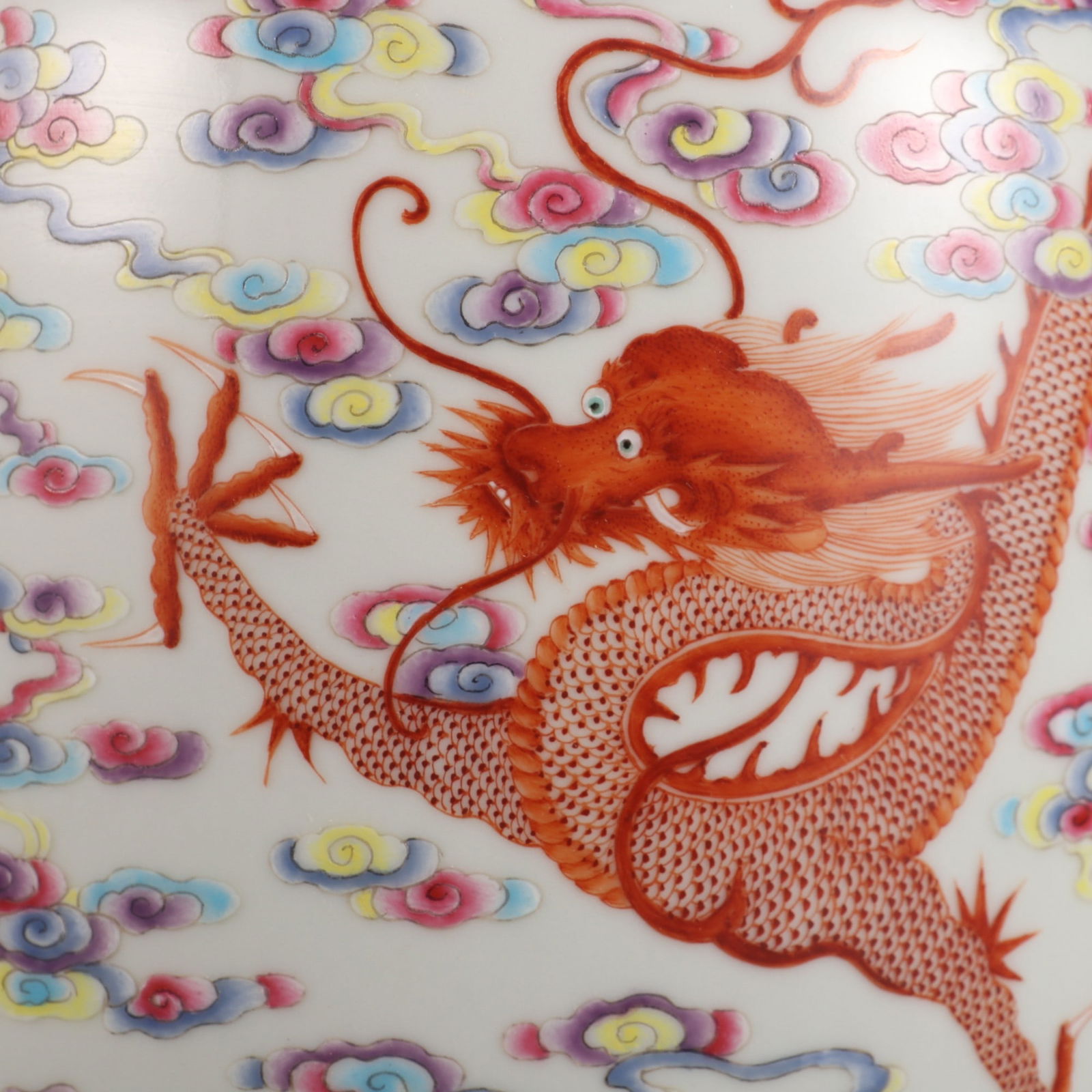 An Exquisite Famille-Rose Lotus Pattern Dragon Pattern Vase - 7