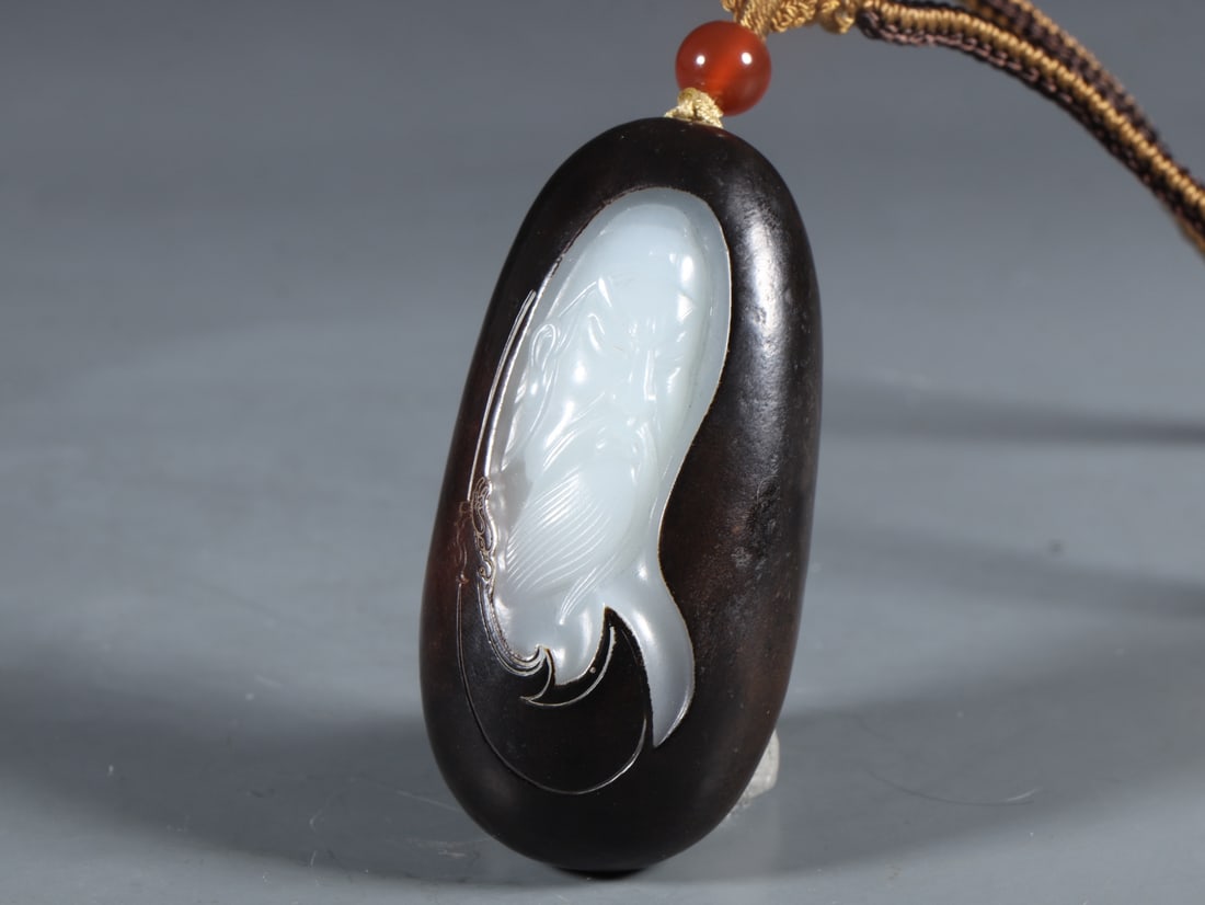 An Exquisite White Jade Figure Pattern Pendant - 3