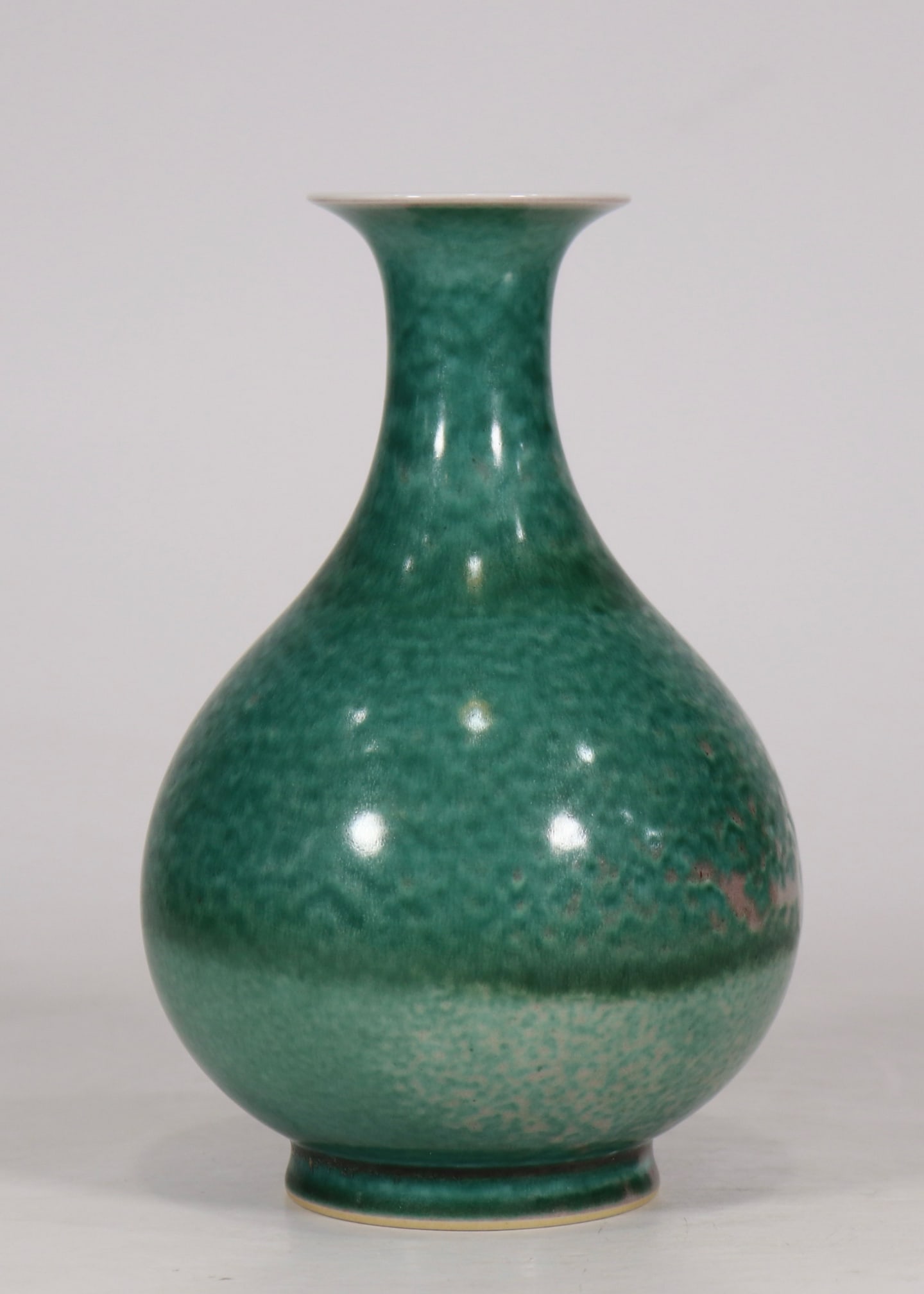 An Exquisite Green Glazed Vase - 2