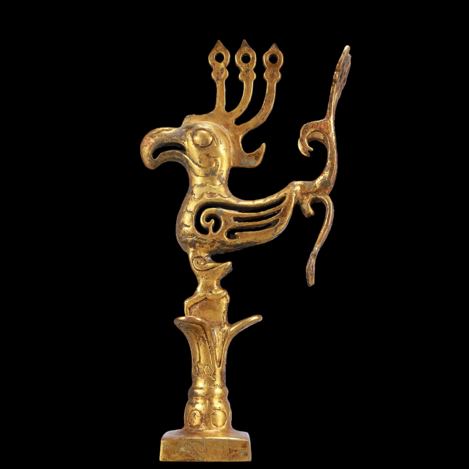 A Exquisite Gilt Bronze Bird Ornament: A Exquisite Gilt Bronze Bird Ornament Qing Dynasty, China Size:11cmx4.5cmx23cm Weight:600g (The Dimensions Of All Batches Are Manually Measured.If You Need More Detailed Information, Please Contact