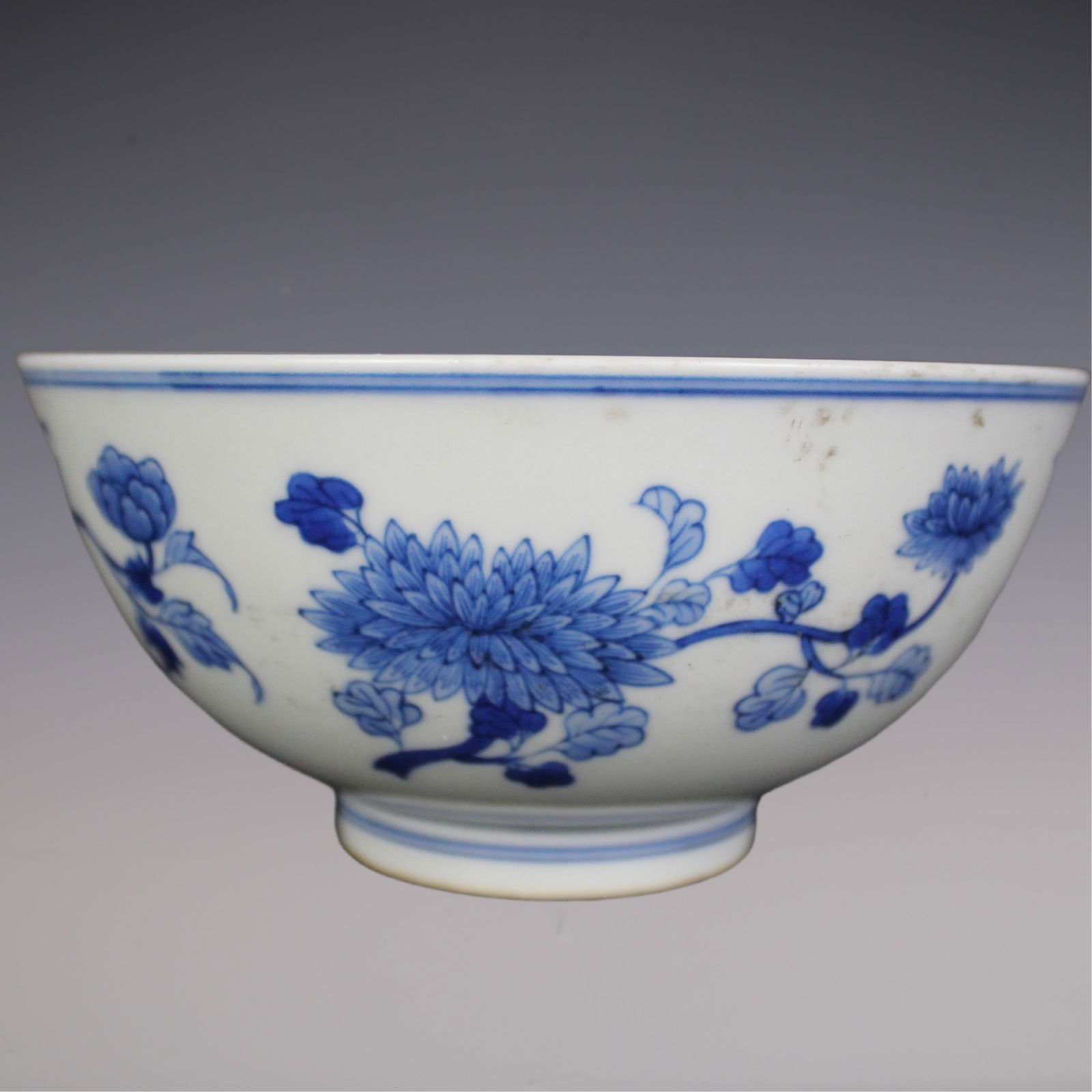 An Exquisite Blue and White Flower Pattern Landscape Pattern Bowl: An Exquisite Blue and White Flower Pattern Landscape Pattern Bowl Qing Dynasty, China Qianlong Six-character Mark Size:16cmx6.2cm (The Dimensions Of All Batches Are Manually Measured.If You Need