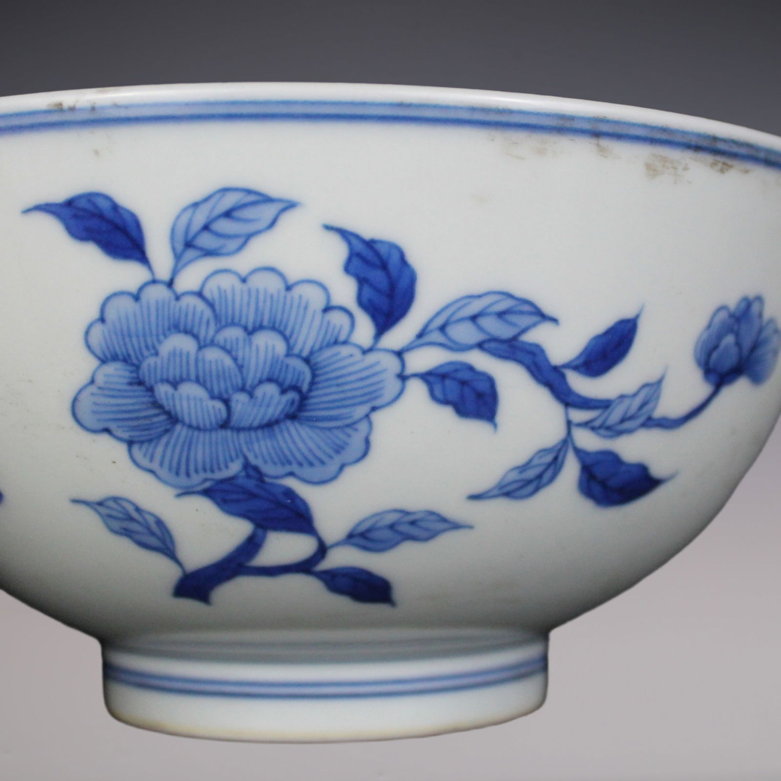 An Exquisite Blue and White Flower Pattern Landscape Pattern Bowl - 4
