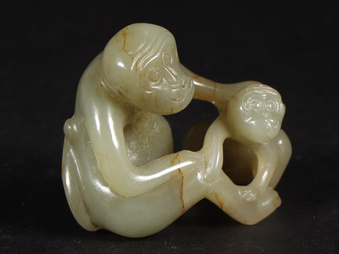 An Exquisite White Jade Monkey Ornament - 3