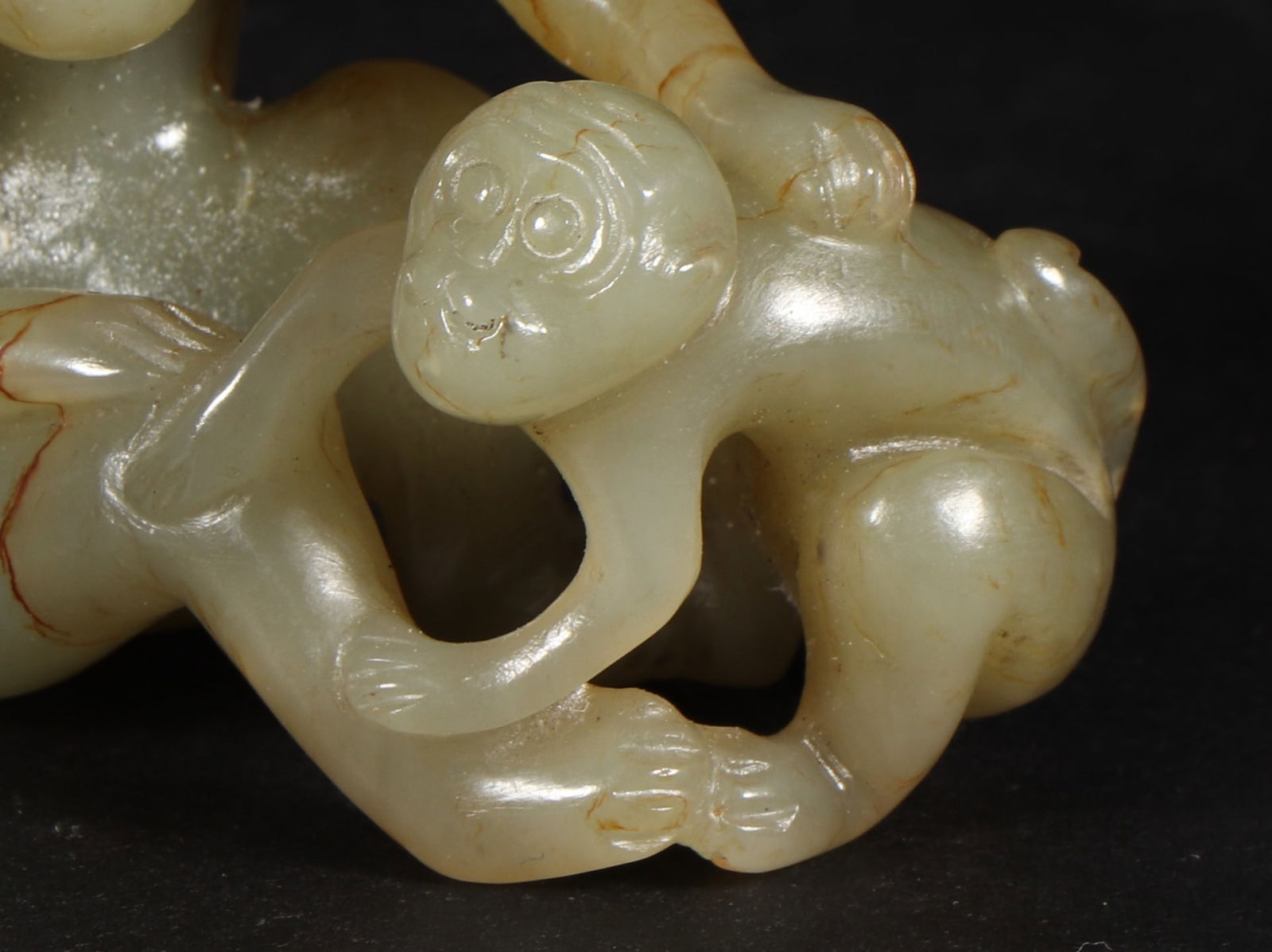 An Exquisite White Jade Monkey Ornament - 5