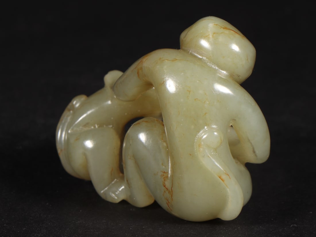 An Exquisite White Jade Monkey Ornament - 8