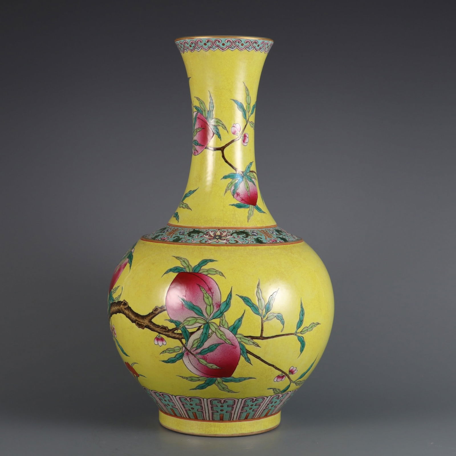 An Exquisite Famille-Rose Lotus Pattern Peach Pattern Vase - 2