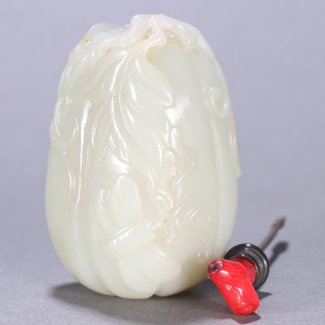 An Exquisite White Jade Flower and Fruit Pattern Snuff Bottle - 3